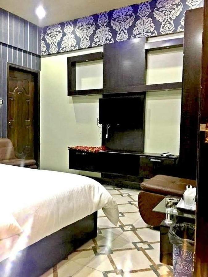 Diplomat Inn Hotel Karachi Exterior photo